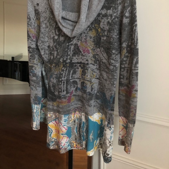 Vex Sweater - Picture 2 of 9